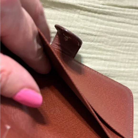 Louis Vuitton Brown and Gold Wallet with Iconic Monogram Design - Picture 8 of 15